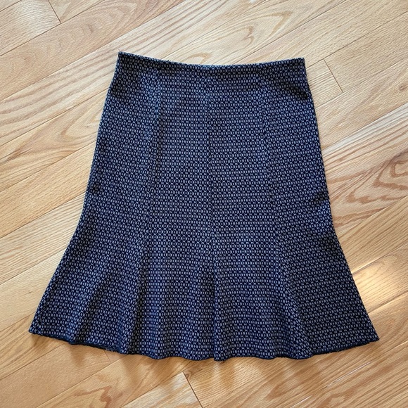 Geometric Shape Skirt - Picture 4 of 8